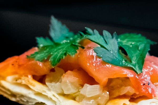 Pasta sfoglia con salmone affumicato (Herbert Hintner „Zur Rose“ Appiano)